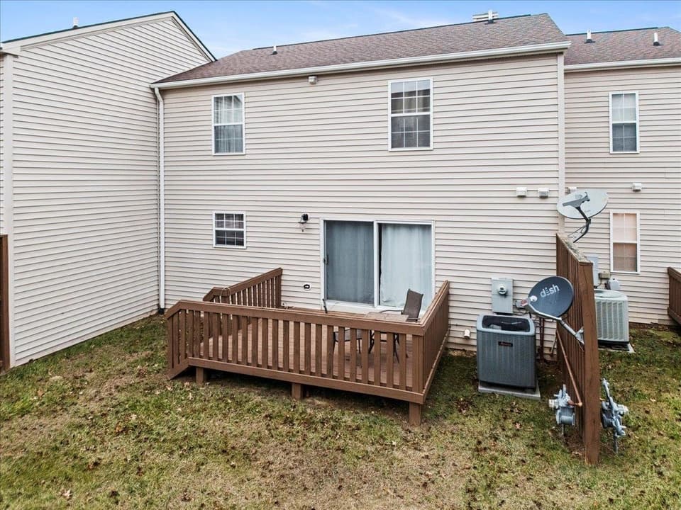 910 Oak Tree Boulevard, photo 37 of 40