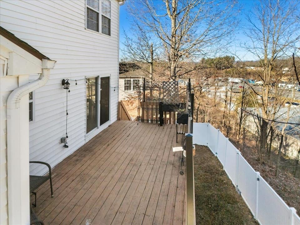250 Barkwood Street, photo 10 of 40