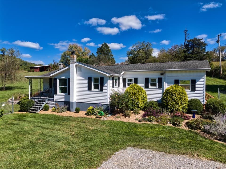 2290 Fire Tower Road, photo 2 of 40
