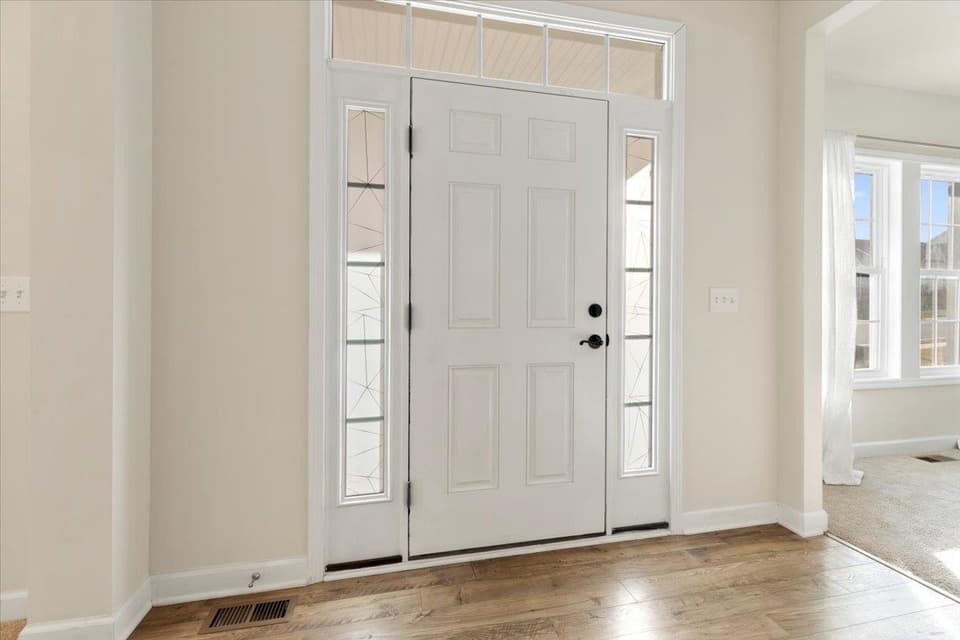 820 Jefferson Circle, photo 12 of 40