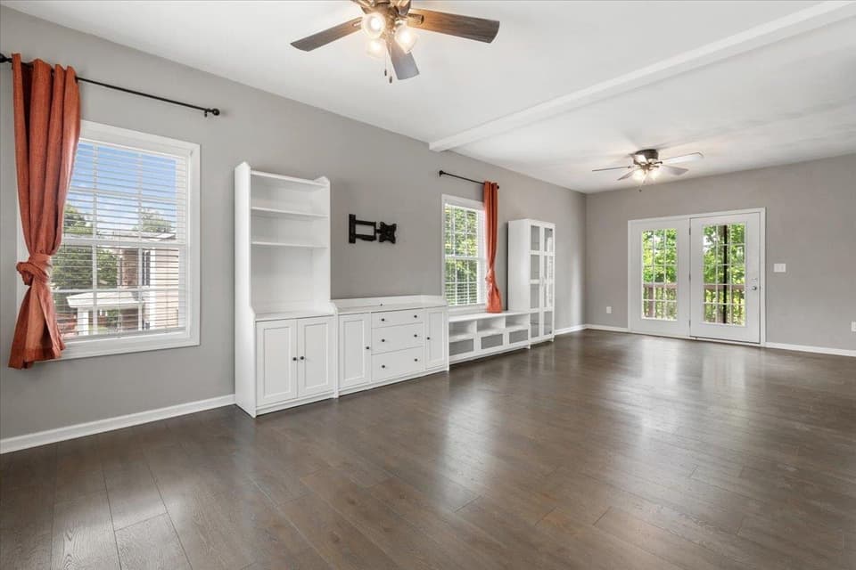 954 Brooklyn Avenue, photo 11 of 40