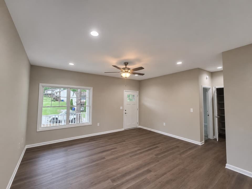 1155 Plum Street, photo 9 of 34