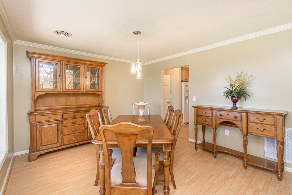 1130 Cassatt Ln, photo 13 of 39