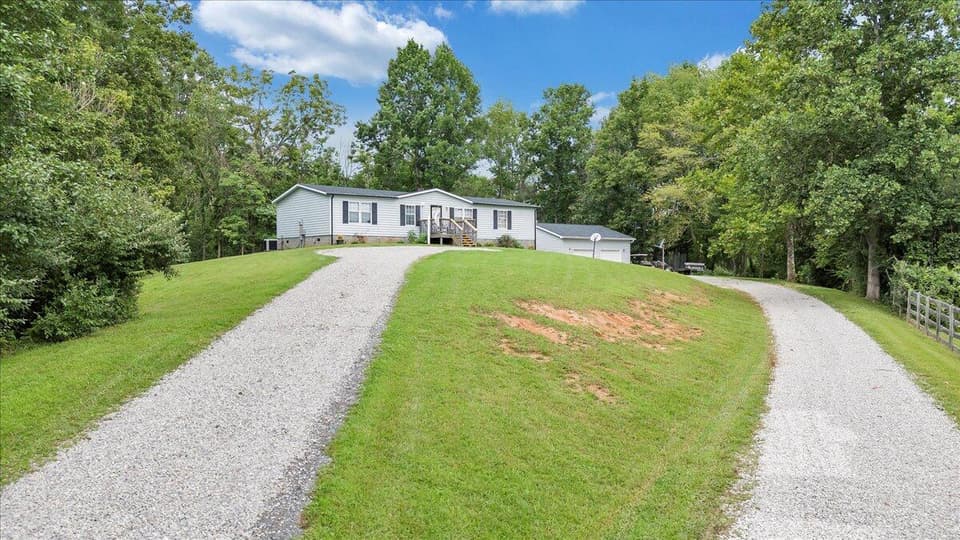 963 Magnolia Ln, photo 3 of 25