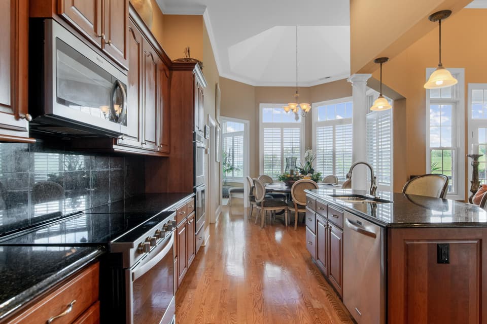 2221 Peakland Way, photo 33 of 40