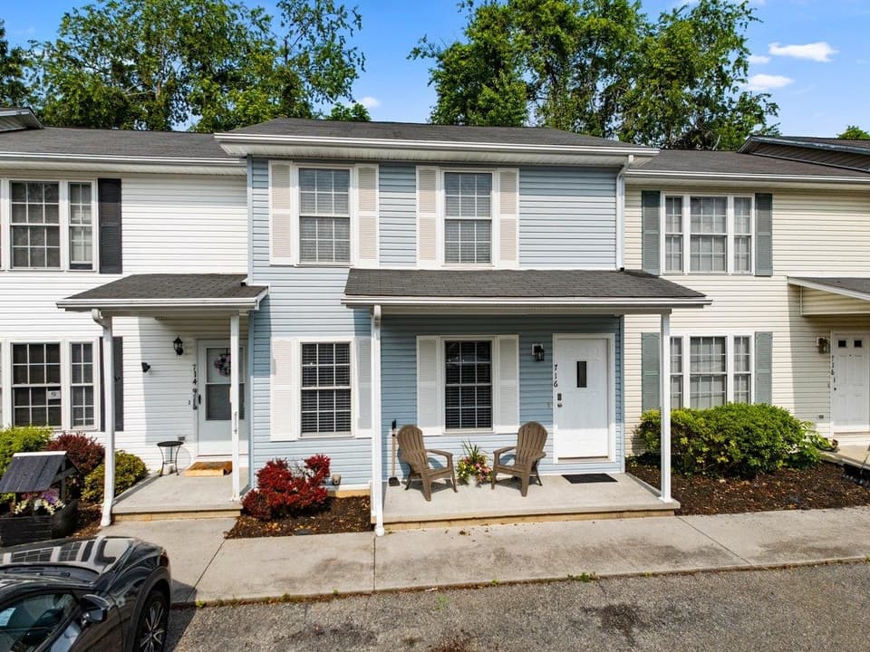 716 Park Street, photo 2 of 31