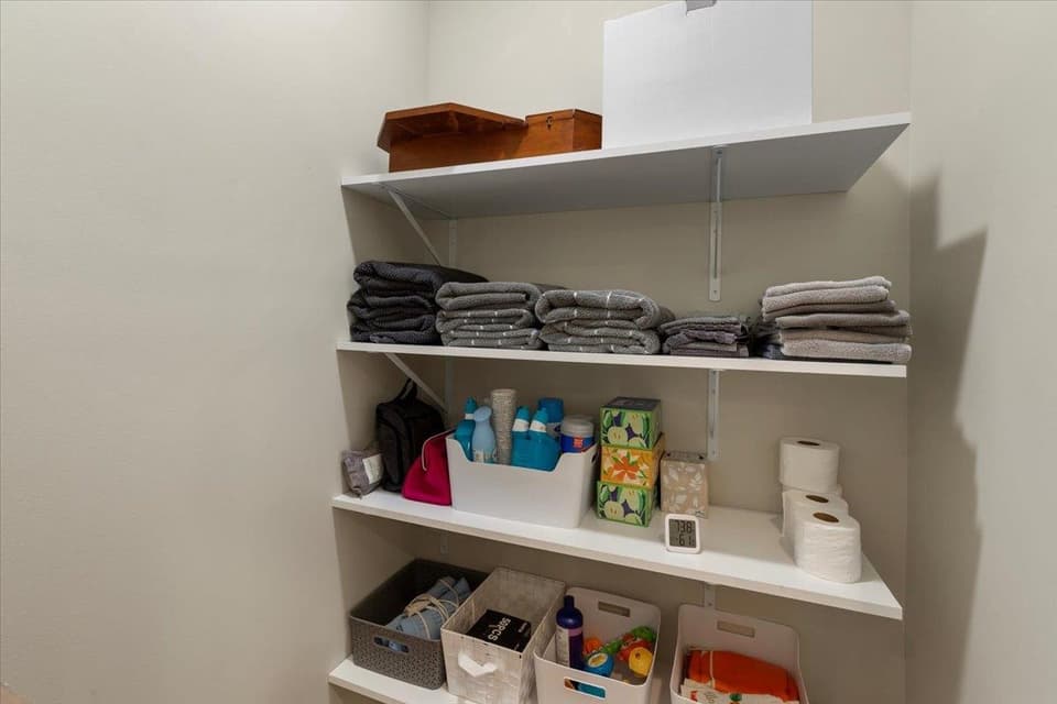 2120 Knoll Crest Drive, photo 34 of 40