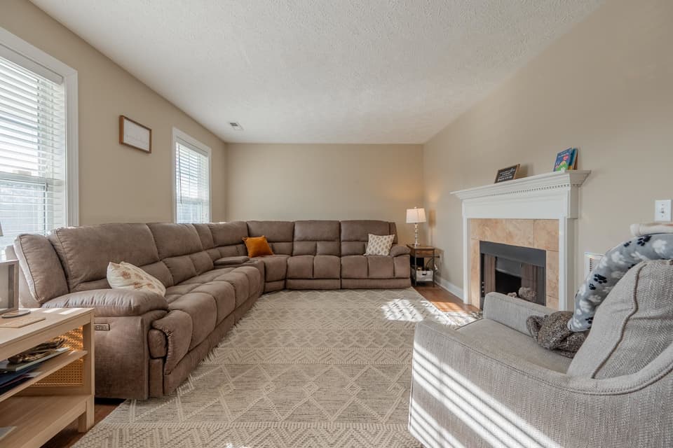 985 George Edward Via, photo 12 of 40