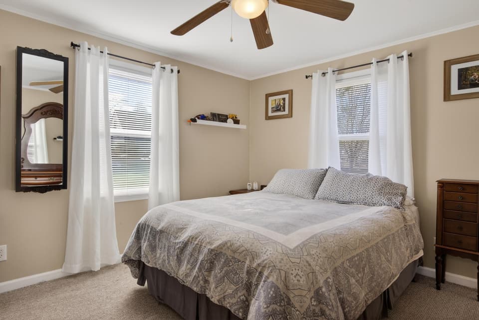 670 Lawn Drive, photo 17 of 40