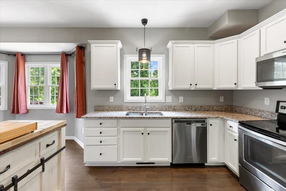 954 Brooklyn Avenue, photo 20 of 40