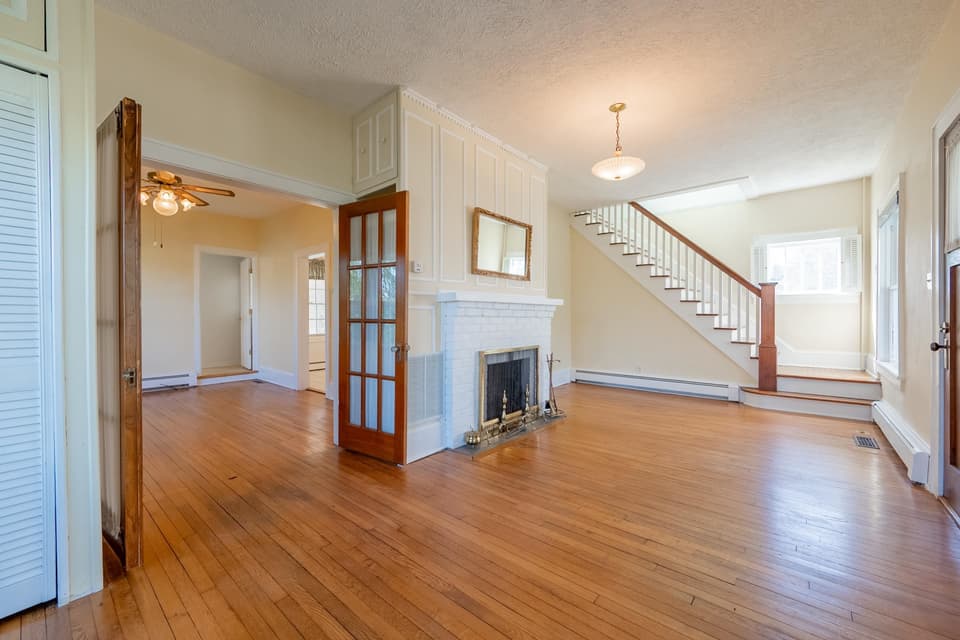 108 Miller Street SE, photo 23 of 40