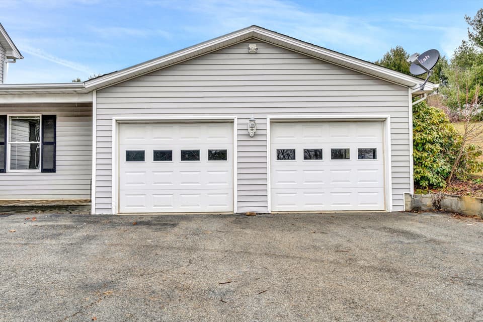 1754 Mud Pike Road, photo 4 of 38