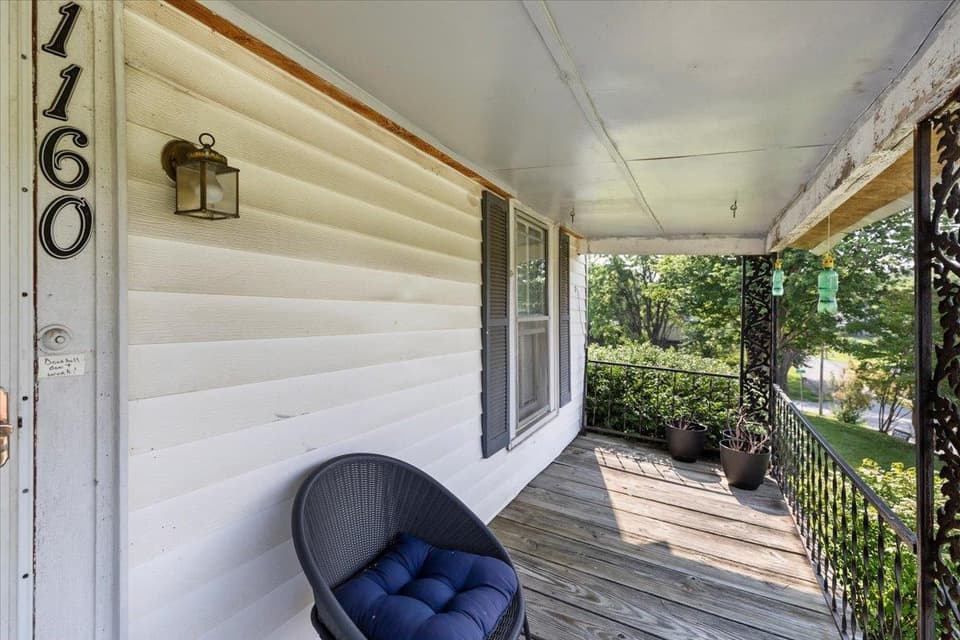 1160 Montgomery Street, photo 7 of 40