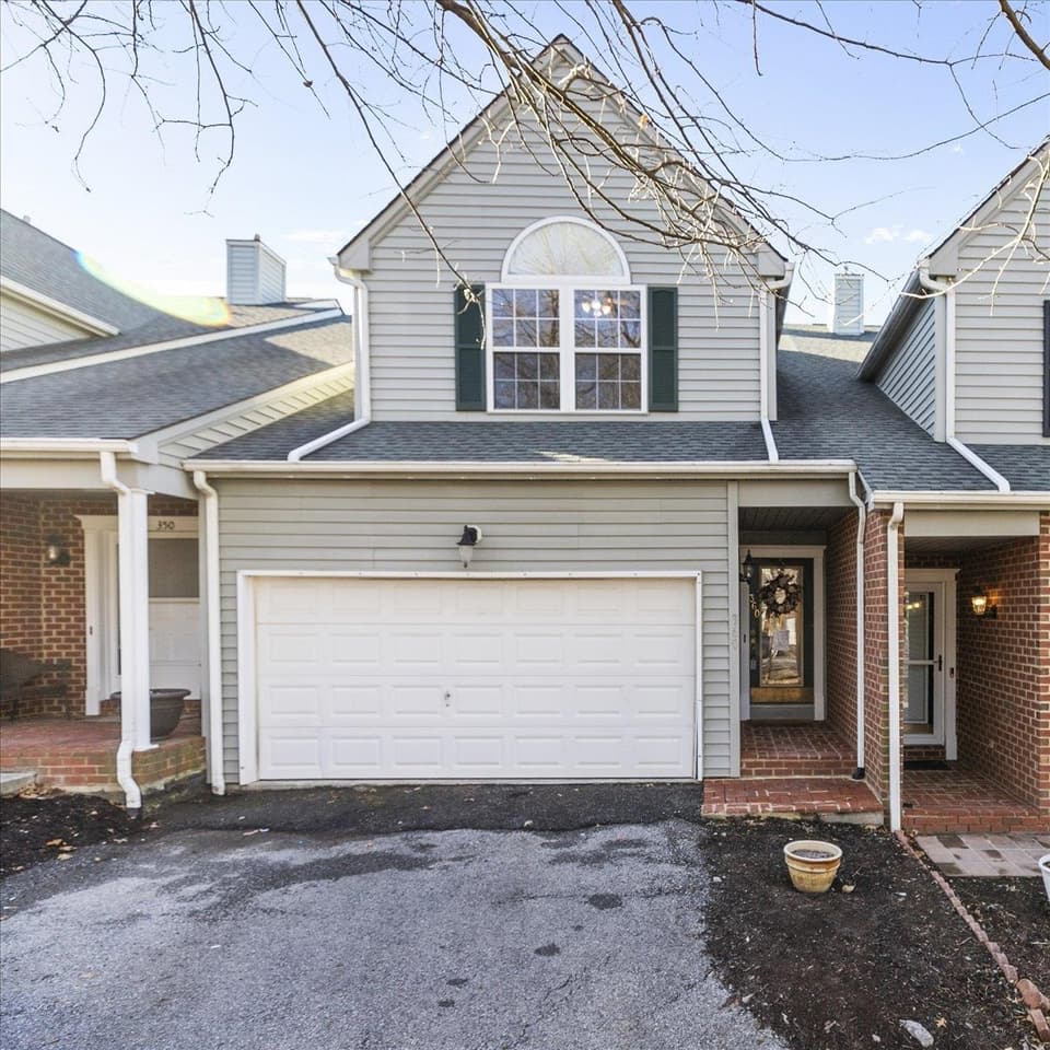 360 Gold Leaf Drive, photo 2 of 40