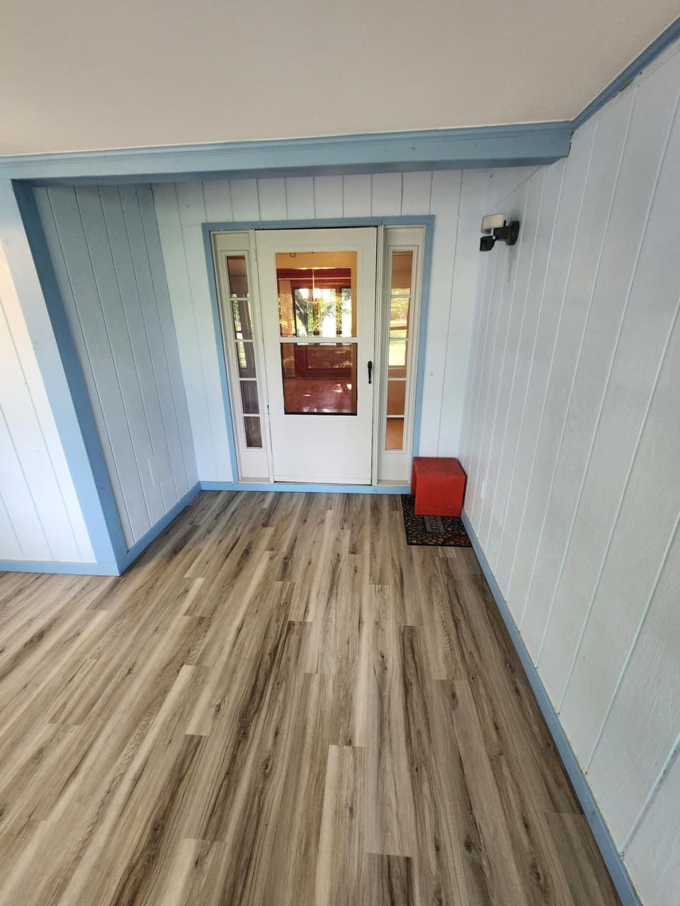 930 Stafford Dr, photo 5 of 39